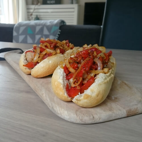 Deze Italiaanse Hotdogs zijn een echte aanrader voor een heerlijke BBQ Lunch!