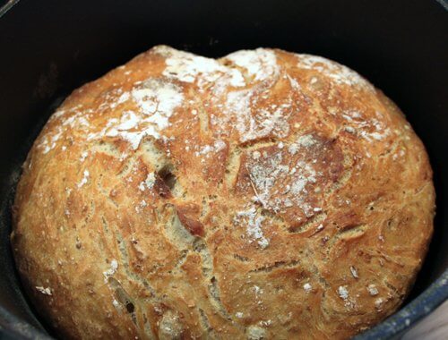 dutch oven brood closeup 2