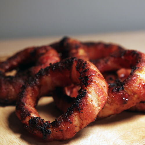 bacon-wrapped-onion-rings-uitgelicht