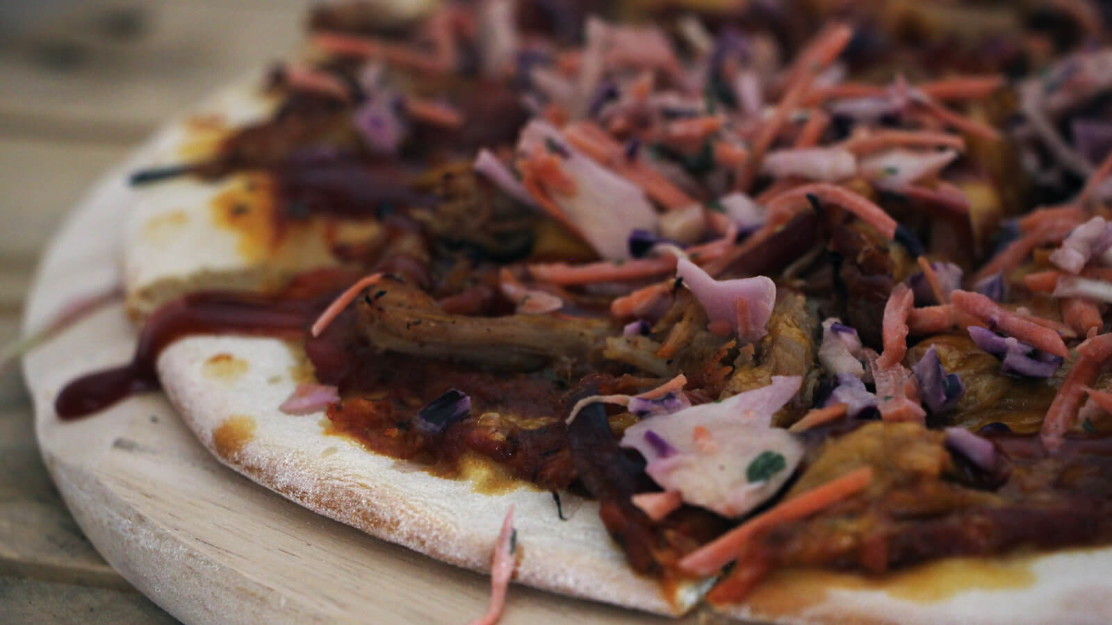 Pizza combineren met een echte BBQ Classic? Ga dan voor dit pizza recept met pulled pork!