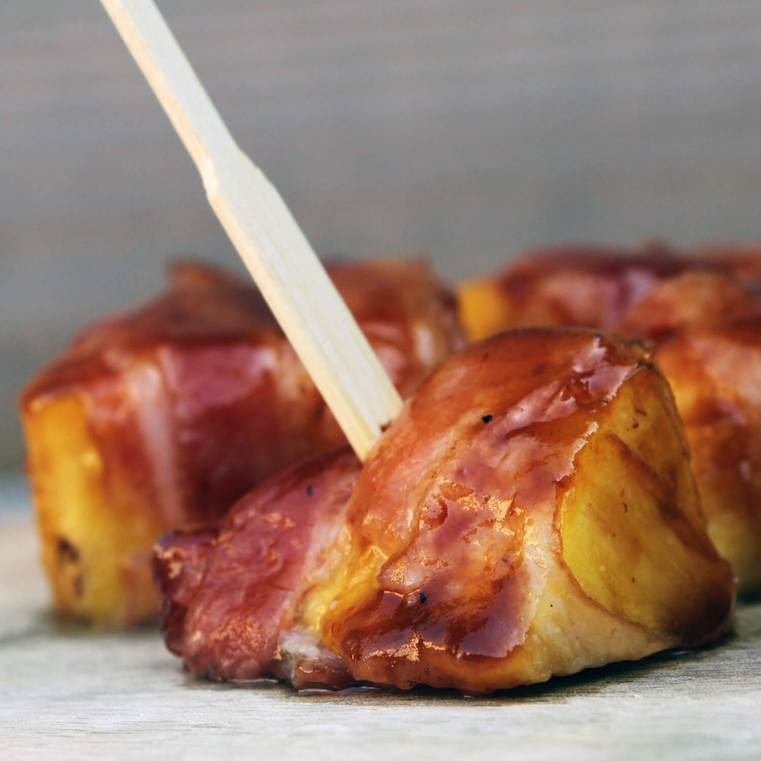 Fruit van de BBQ? Ga eens voor deze ananas in bacon!