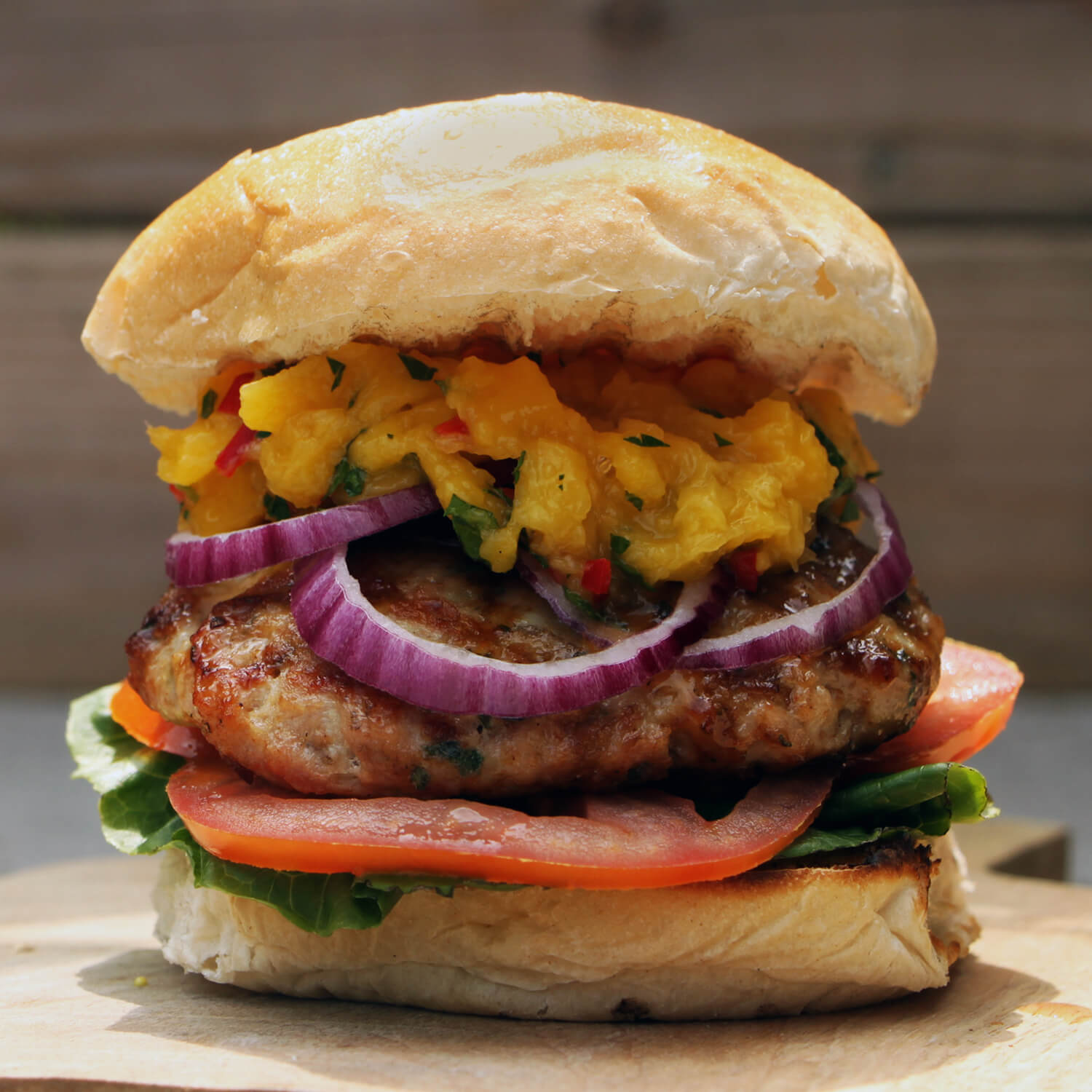 Nog op zoek naar hamburger inspiratie? Deze Kip Kerrie Burgers zijn erg lekker!
