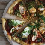 Pizza van de BBQ: Kip Pesto Pizza