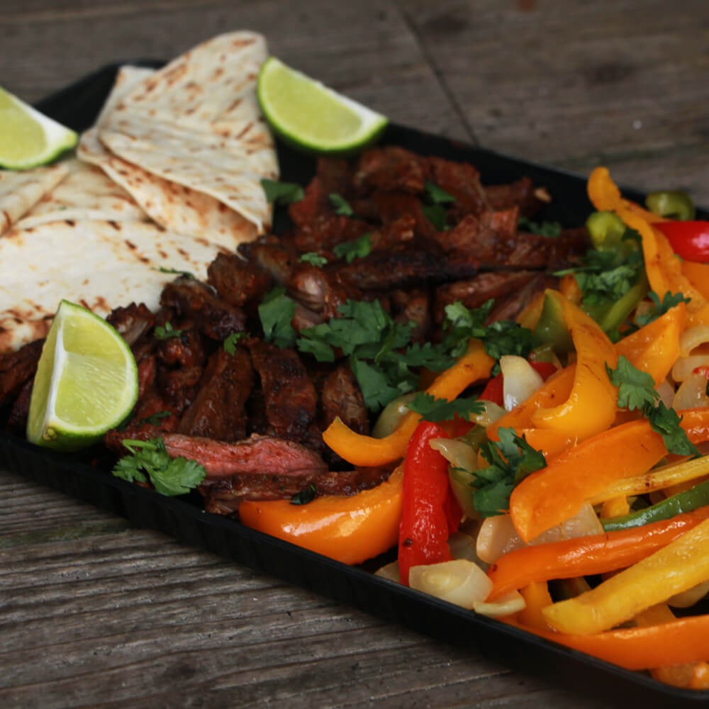 Met deze Skirt Steak Fajita's serveer je een heerlijke Mexicaanse BBQ maaltijd!