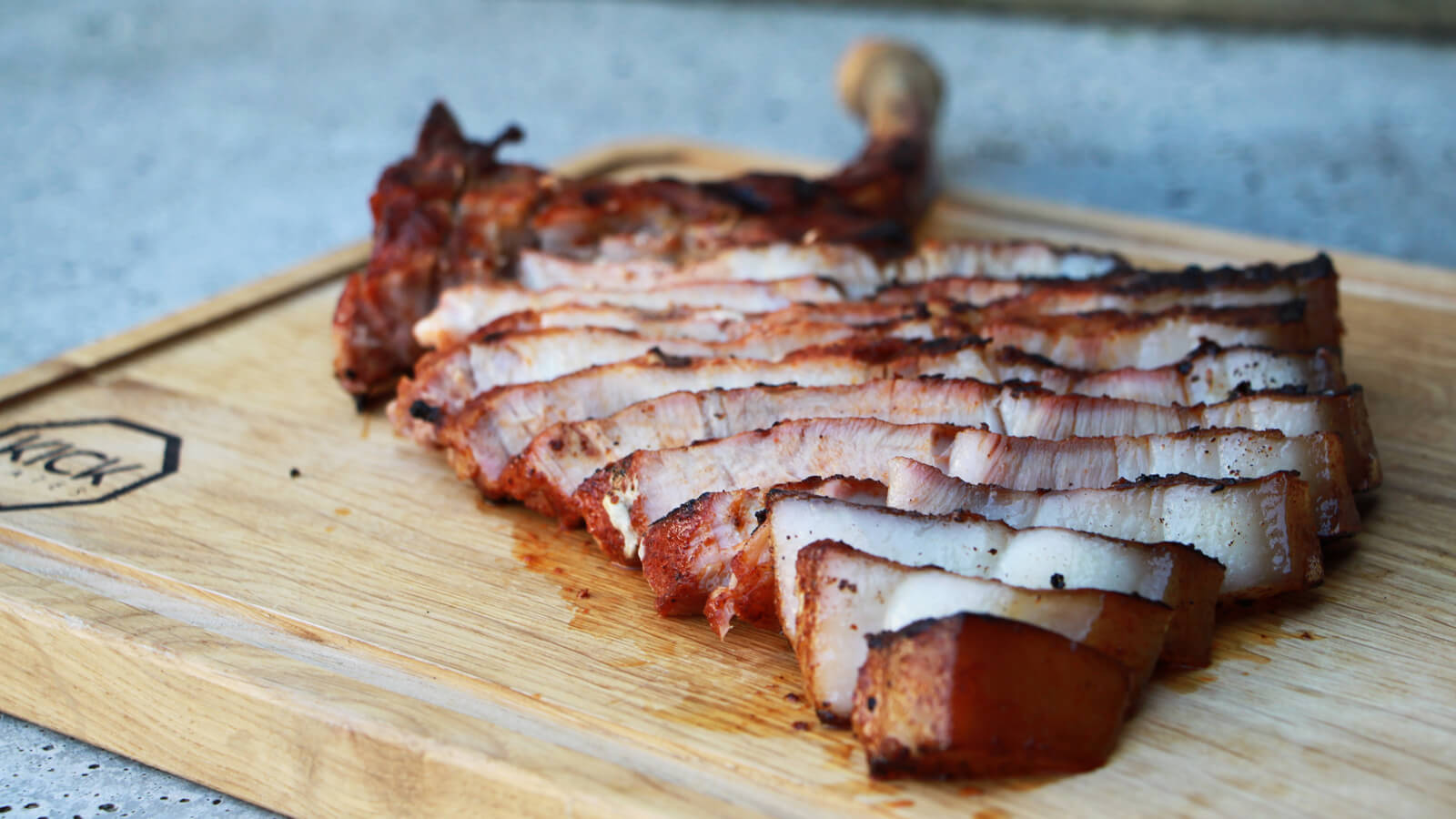 Tomapork van de BBQ: een heerlijk en stoer stuk varkensvlees!