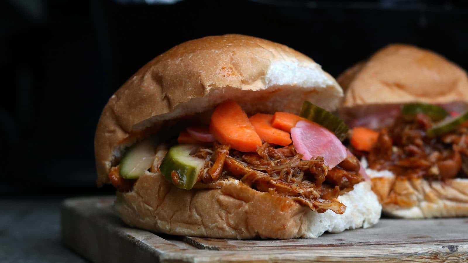 Koreaanse Pulled Chicken uit de Dutch Oven