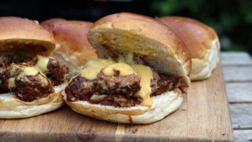 broodje gerookte bal bourbon kaassaus recept