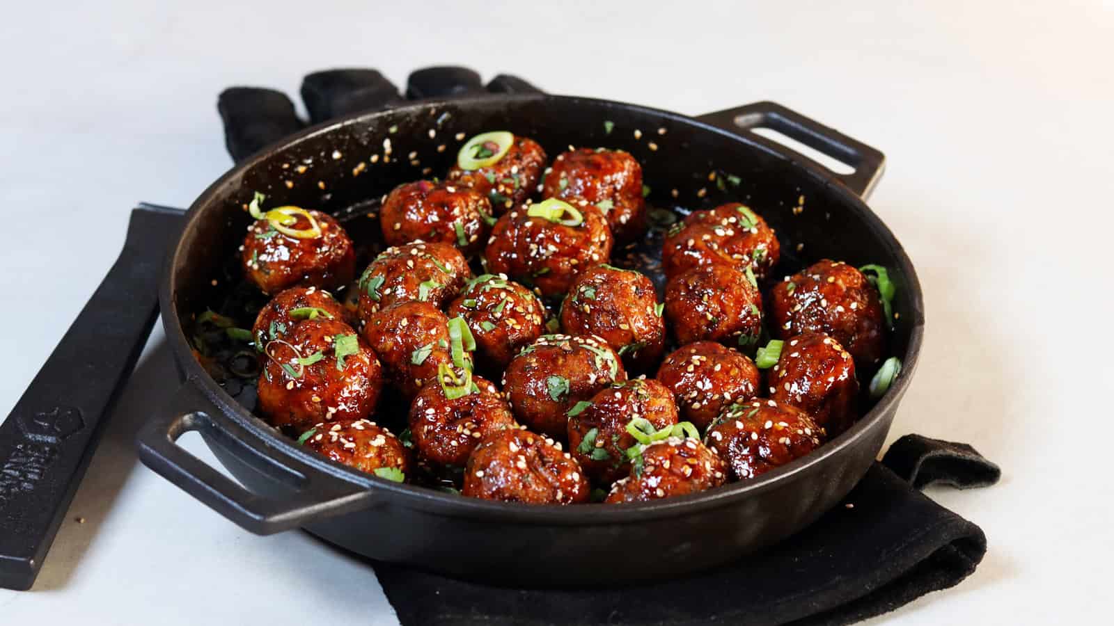 Aziatische Kipgehaktballetjes uit de Skillet